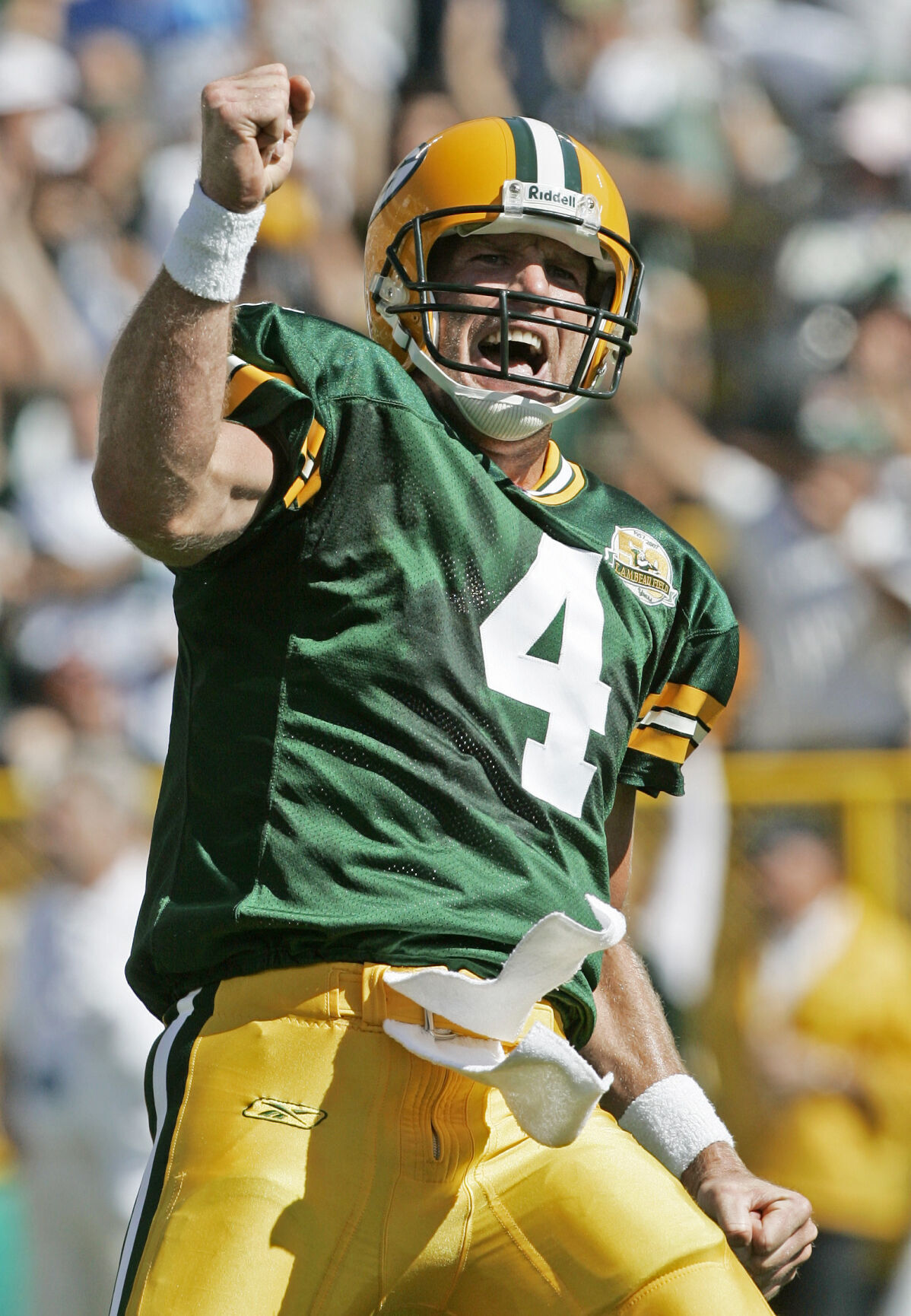 2007: Brett Favre wins his NFL-record 150th game as a starter